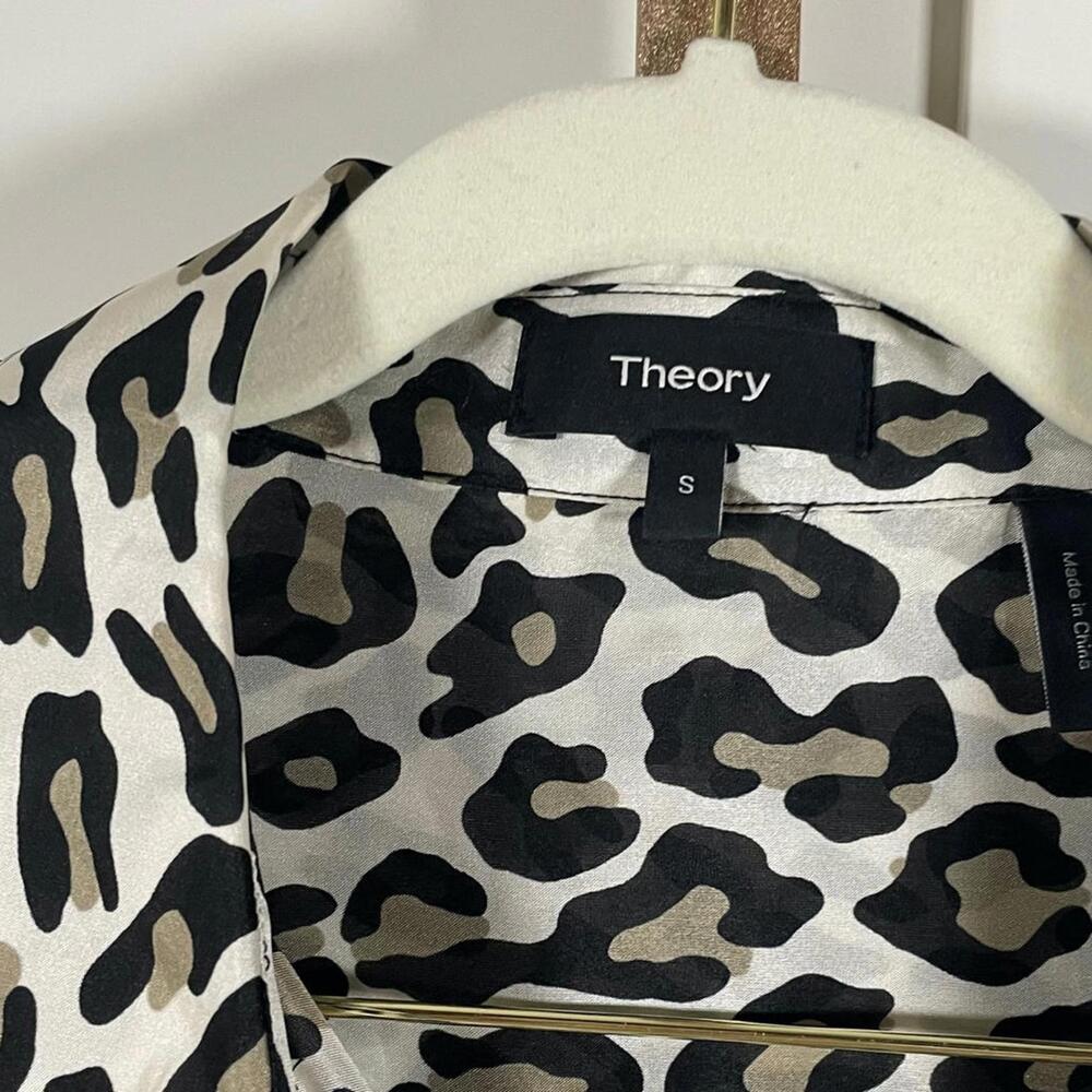 Theory Silk Blend Leopard Print, Button Down Blouse | Size Small |NWOT - Picture 3 of 8